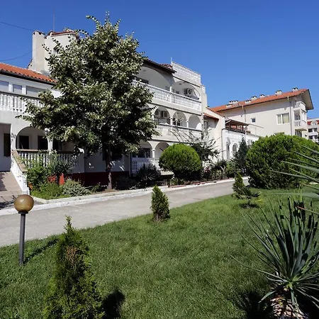 Apart-hotel Bravo 3*