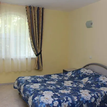 Apartahotel Bravo 3*